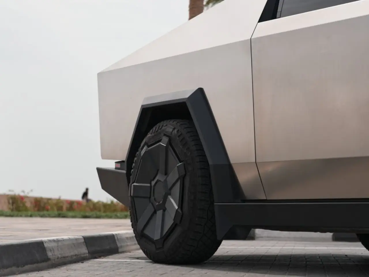 tesla-05